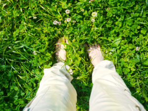 アーシング（グラウンディング）とは？体内の電気を放電する効果