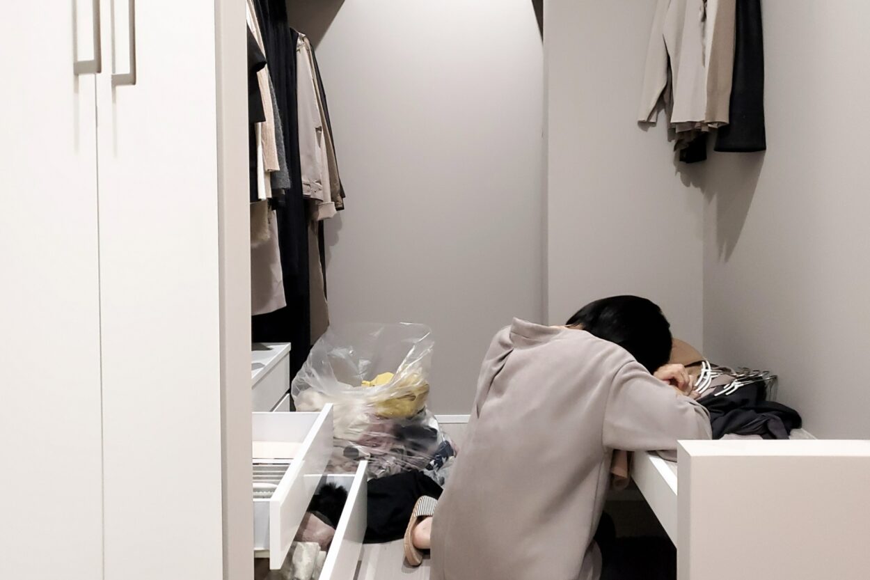 洋服が捨てられない人へ、服を断捨離するコツ・方法で運気アップ