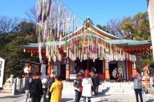 初詣に行くなら「お寺」と「神社」どっち？両方行ってもよいの？