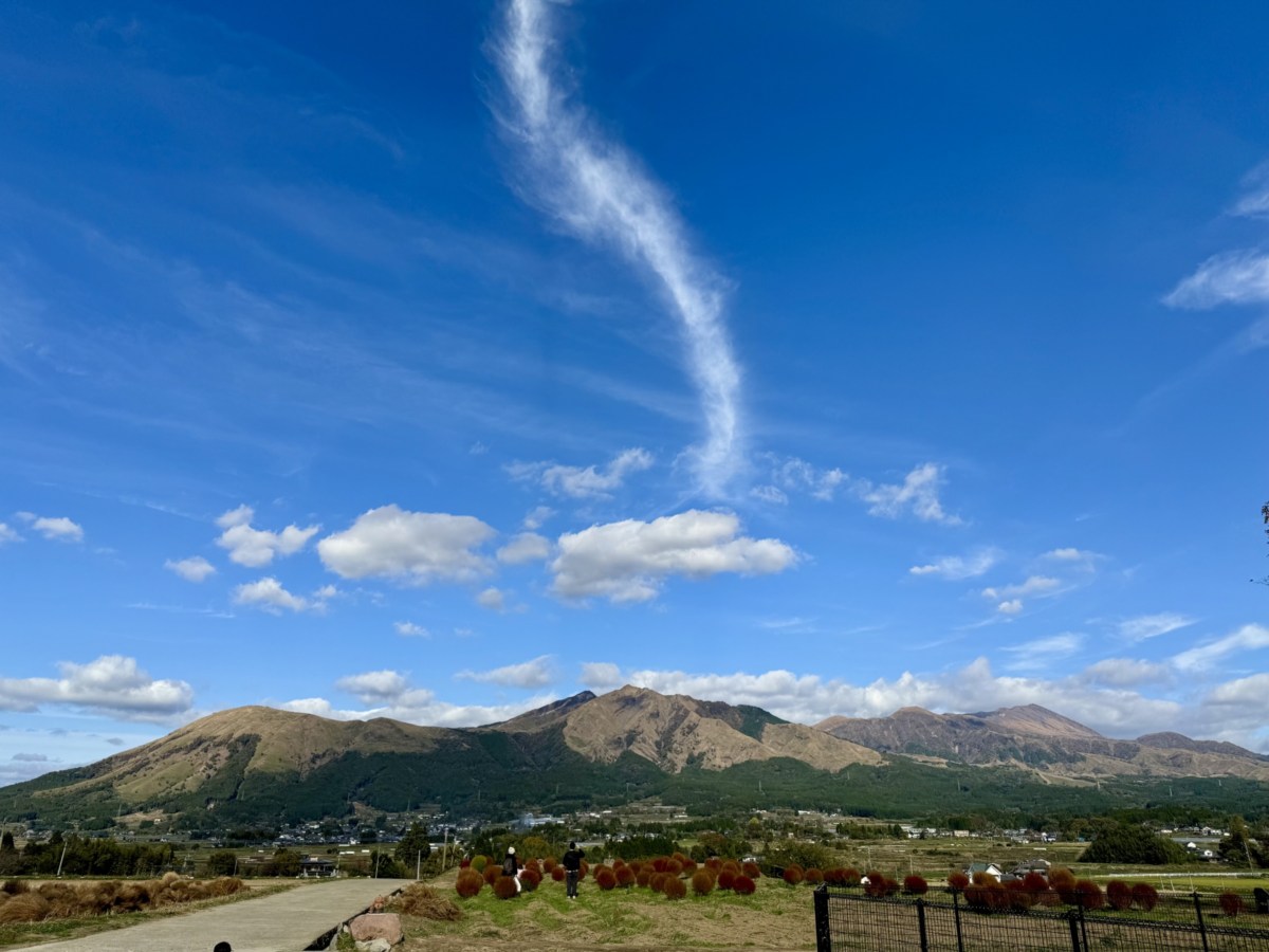 龍雲・彩雲を見たスピリチュアルな意味とは?龍神様のサインの見分け方と彩雲の仕組み